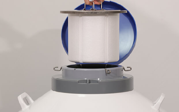 不蓋頸塞會(huì)導(dǎo)致液氮罐內(nèi)液氮純度降低嗎？